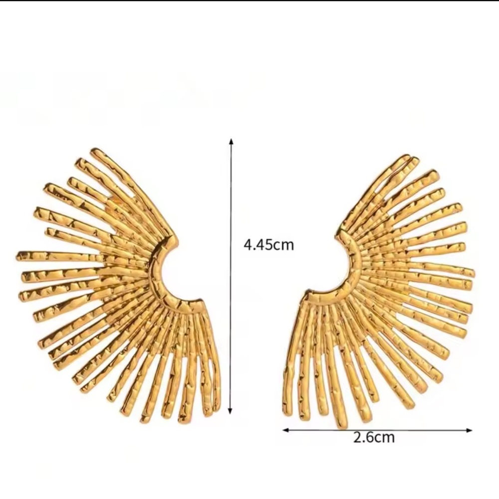 Gold Vintage Fan Leaf Earrings – Bold Statement Studs - Picture 3 of 4